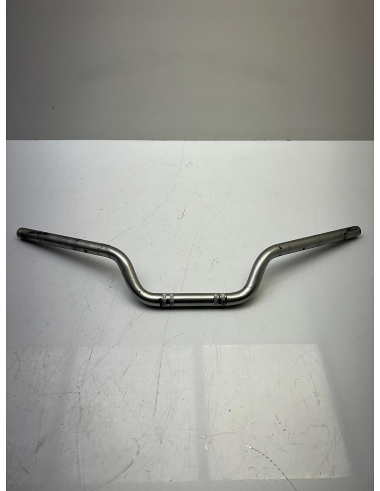 Guidon origine. ER6-N 2006 2007 2008. Occasion bon état. Monte aussi sur ER6F et versys des mêmes années