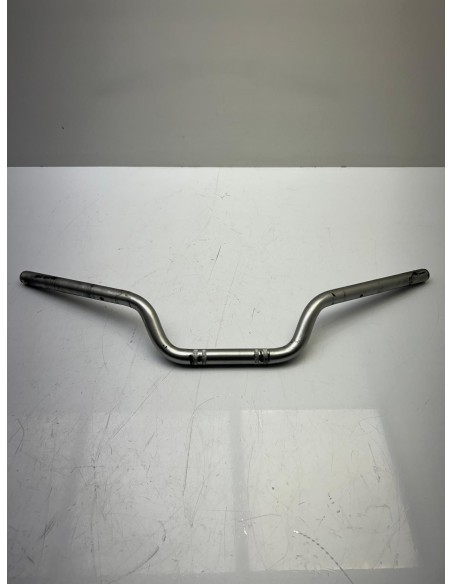 Guidon origine. ER6-N 2006 2007 2008. Occasion bon état. Monte aussi sur ER6F et versys des mêmes années