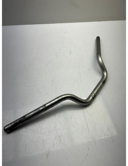 Guidon origine. ER6-N 2006 2007 2008. Occasion bon état. Monte aussi sur ER6F et versys des mêmes années