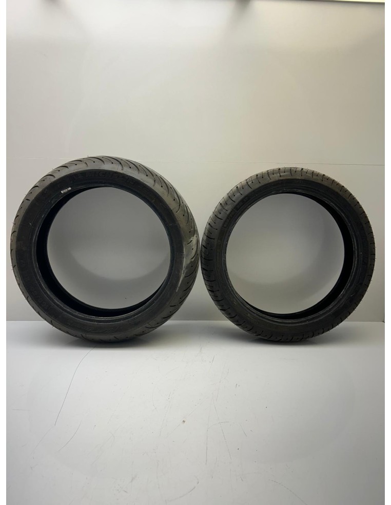Pneu avant michelin pilot road 4 120/70/17 et arrière 160/60/17 - OCCASION