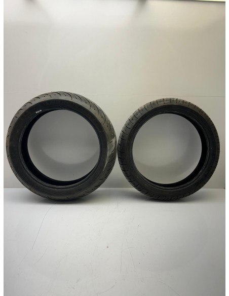 Pneu avant michelin pilot road 4 120/70/17 et arrière 160/60/17 - OCCASION