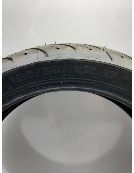 Pneu avant michelin pilot road 4 120/70/17 et arrière 160/60/17 - OCCASION