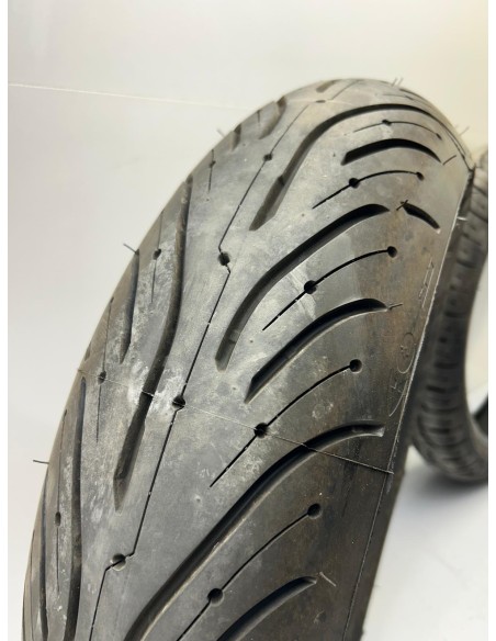 Pneu avant michelin pilot road 4 120/70/17 et arrière 160/60/17 - OCCASION