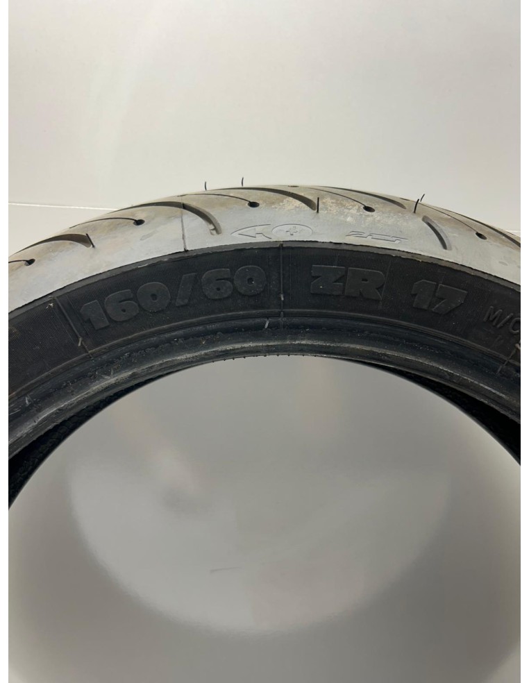 Pneu avant michelin pilot road 4 120/70/17 et arrière 160/60/17 - OCCASION