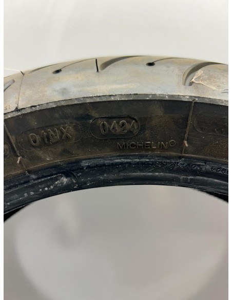 Pneu avant michelin pilot road 4 120/70/17 et arrière 160/60/17 - OCCASION