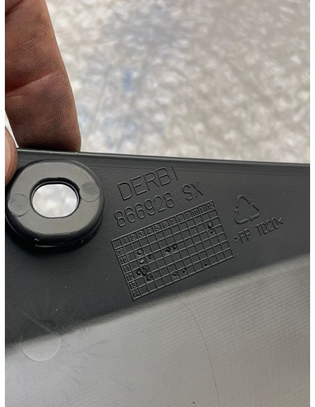 Carénage latéral gauche GILERA SMT 50 2010 / 2017