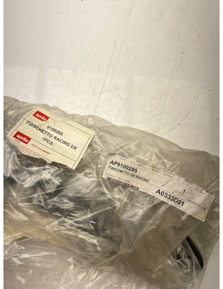 Carénage arrière droit NEUF APRILIA RXV - SXV 450 / 550 2006 / 2011 AP9100285