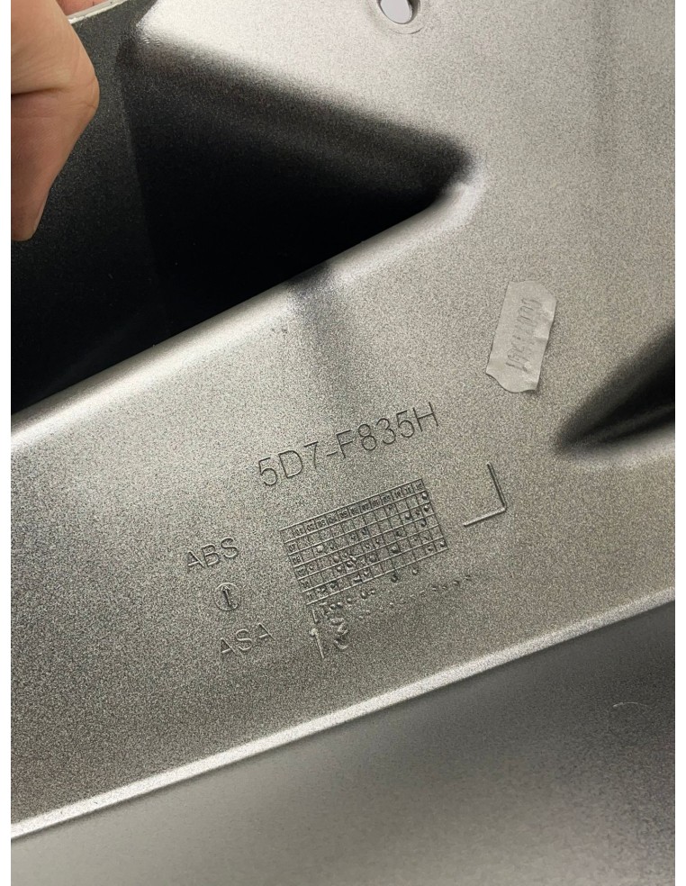 Carénage tête de fourche droit Yamaha YZF R 125 2008 / 2013 5D7F835H