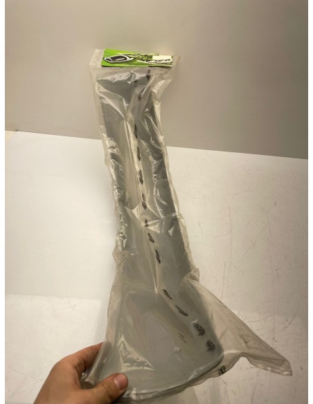 Garde-boue arrière pour UNIVERSEL années 1960 / 1974 78010706